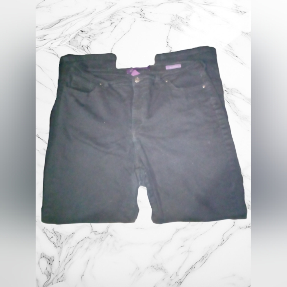 "Gloria Vanderbilt" Black Denim 'Amanda' Straight Leg Jeans